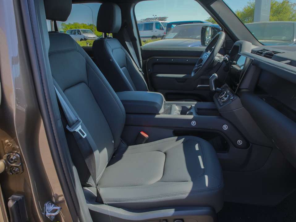 Land Rover Defender - Imagem 10