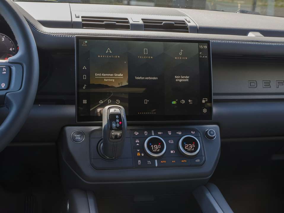 Land Rover Defender - Imagem 12