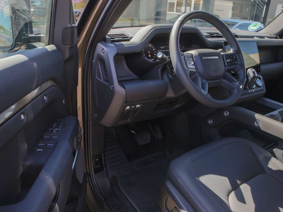 Land Rover Defender - Imagem 13