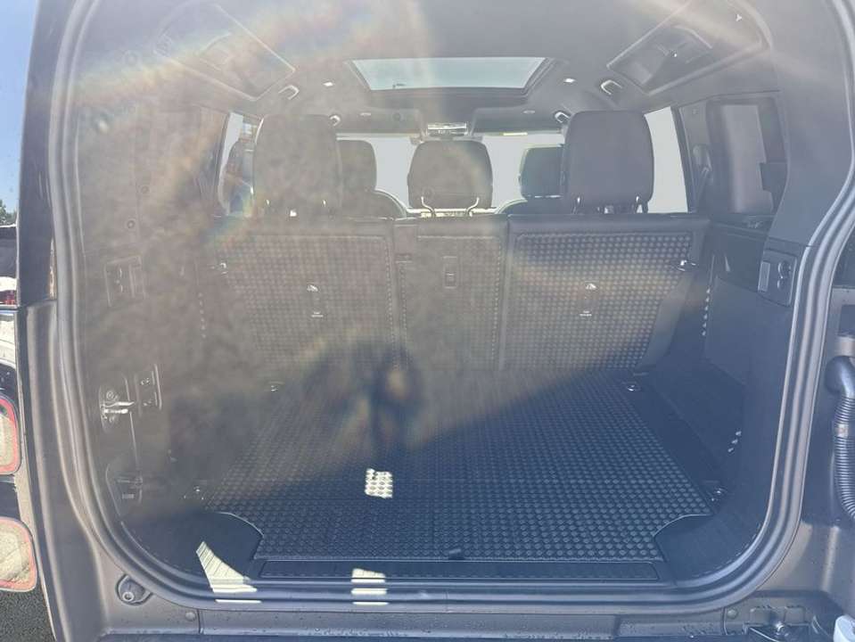 Land Rover Defender - Imagem 11