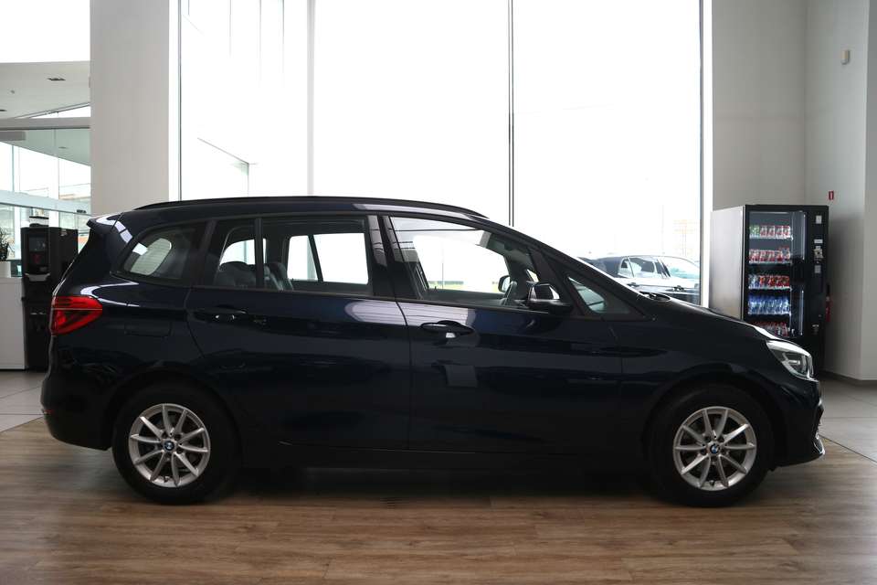 BMW 216 - Imagem 4