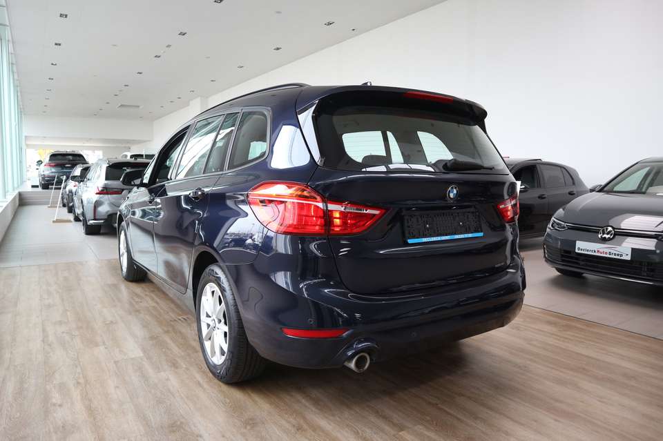 BMW 216 - Imagem 10
