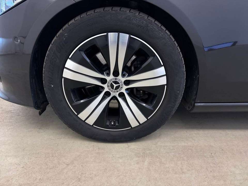 Mercedes-Benz C 200 - Imagem 11