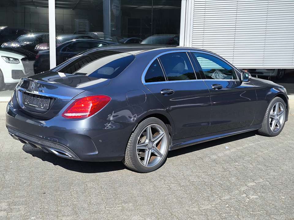 Mercedes-Benz C 220 - Imagem 8