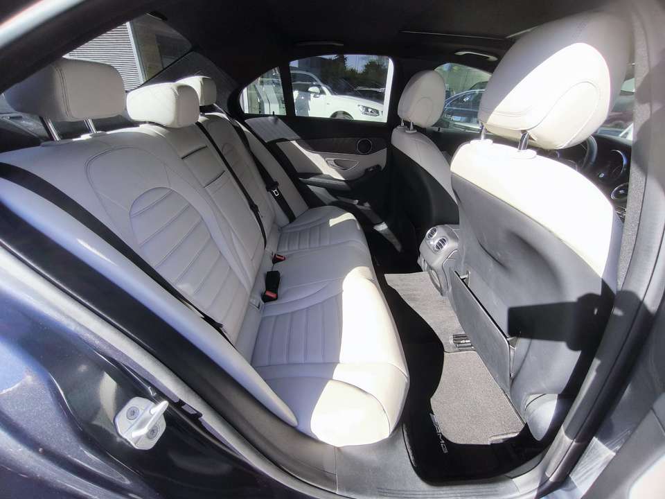 Mercedes-Benz C 220 - Imagem 11