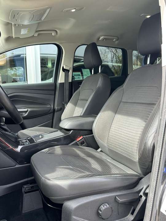 Ford Kuga - Imagem 10