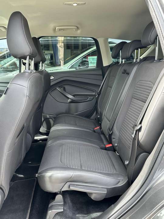 Ford Kuga - Imagem 14