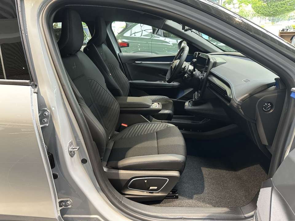 Renault Megane E-Tech - Imagem 10