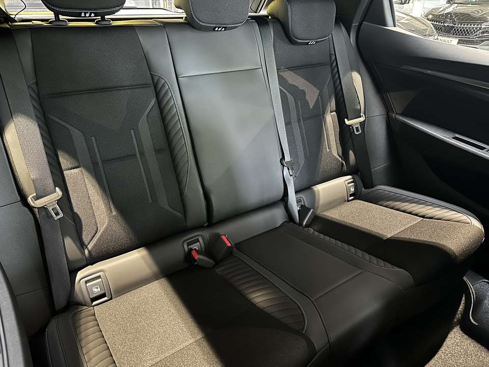 Renault Megane E-Tech - Imagem 15