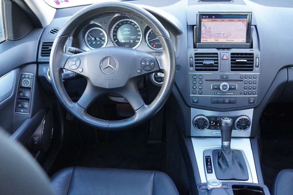 Mercedes-Benz C 350 - Imagem 10