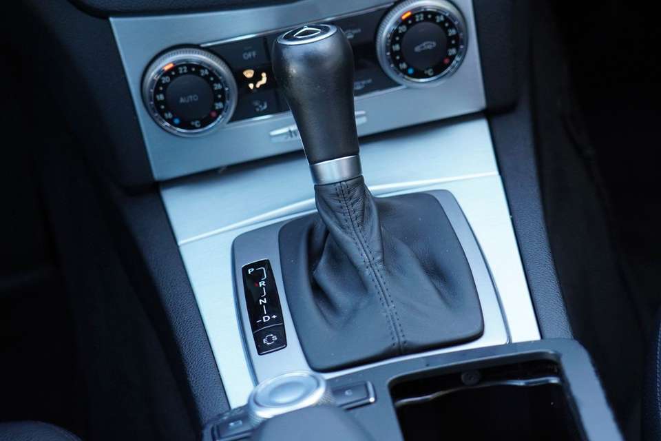 Mercedes-Benz C 350 - Imagem 13