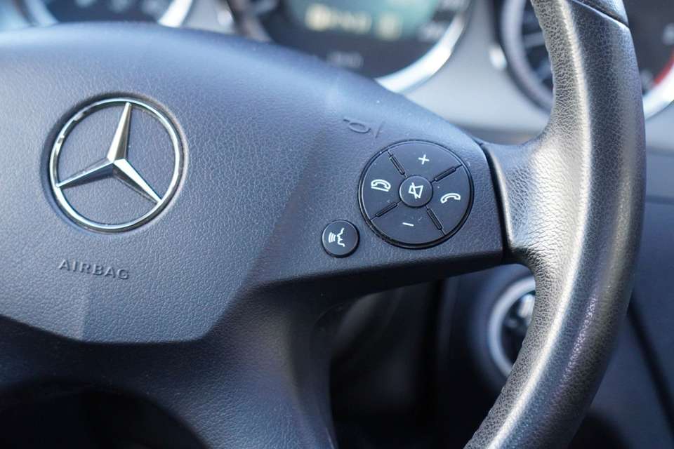 Mercedes-Benz C 350 - Imagem 14