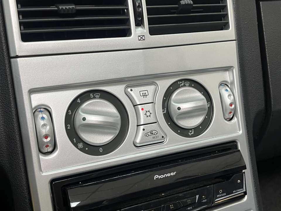 Chrysler Crossfire - Imagem 9