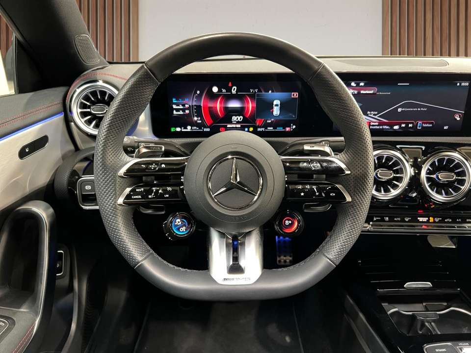 Mercedes-Benz CLA 35 AMG - Imagem 15