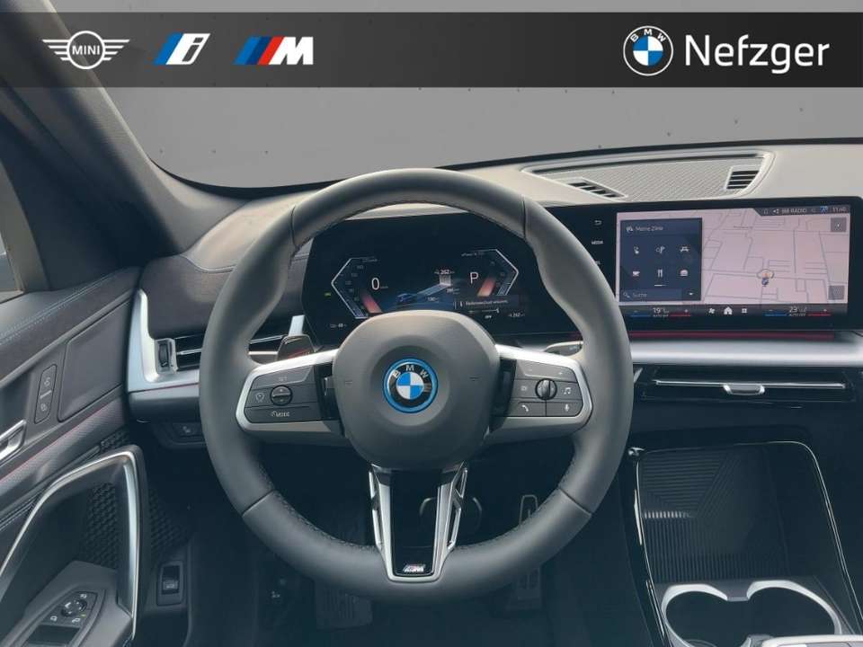 BMW iX1 - Imagem 10