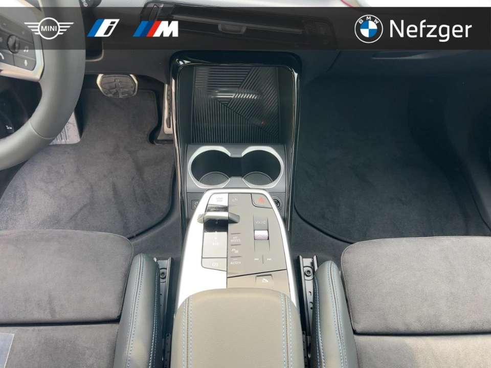 BMW iX1 - Imagem 13