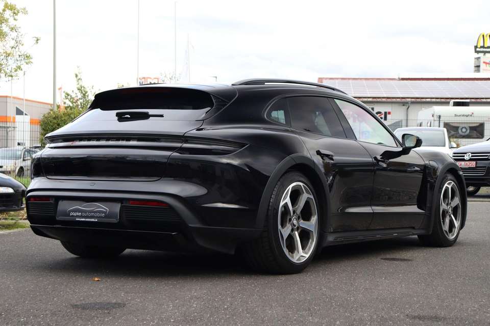 Porsche Taycan - Imagem 4