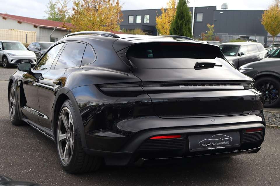 Porsche Taycan - Imagem 6