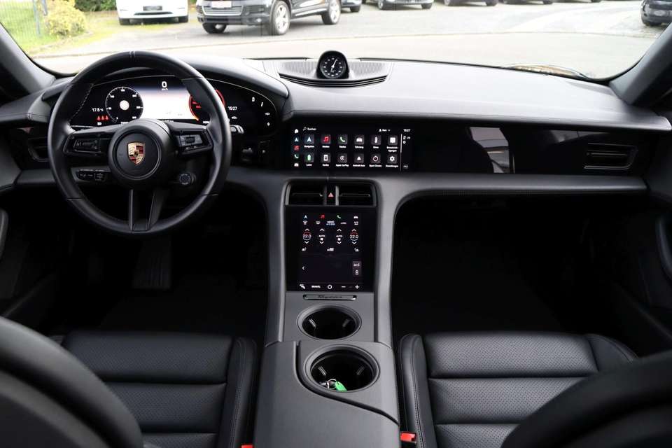 Porsche Taycan - Imagem 7