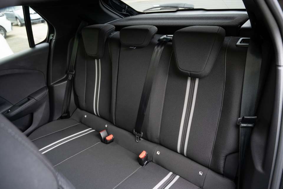 Opel Corsa - Imagem 8