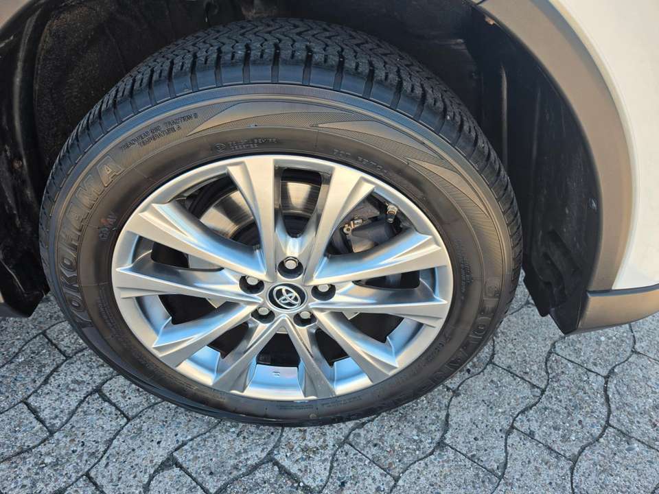 Toyota RAV 4 - Imagem 12