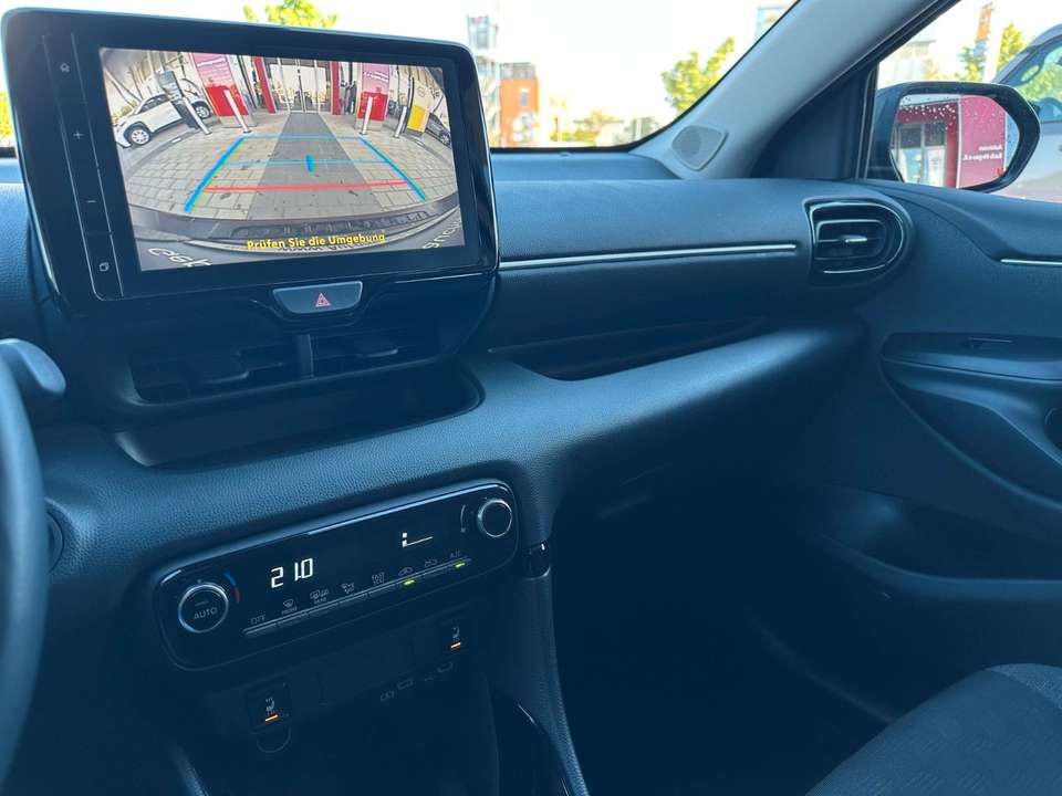 Toyota Yaris - Imagem 12