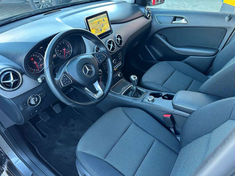 Mercedes-Benz B 180 - Imagem 8