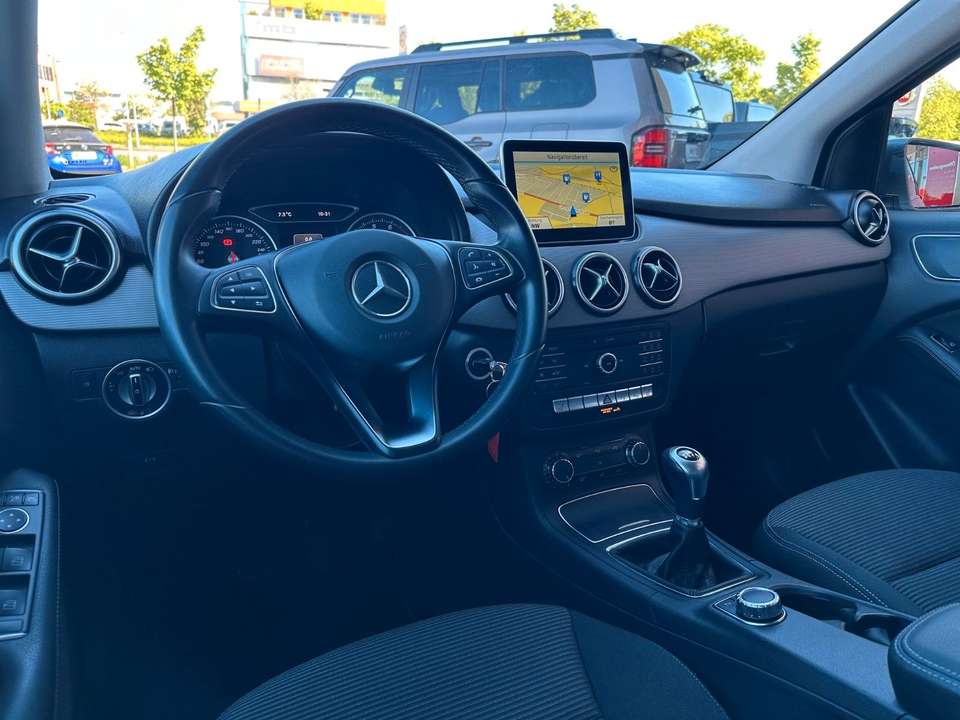 Mercedes-Benz B 180 - Imagem 9