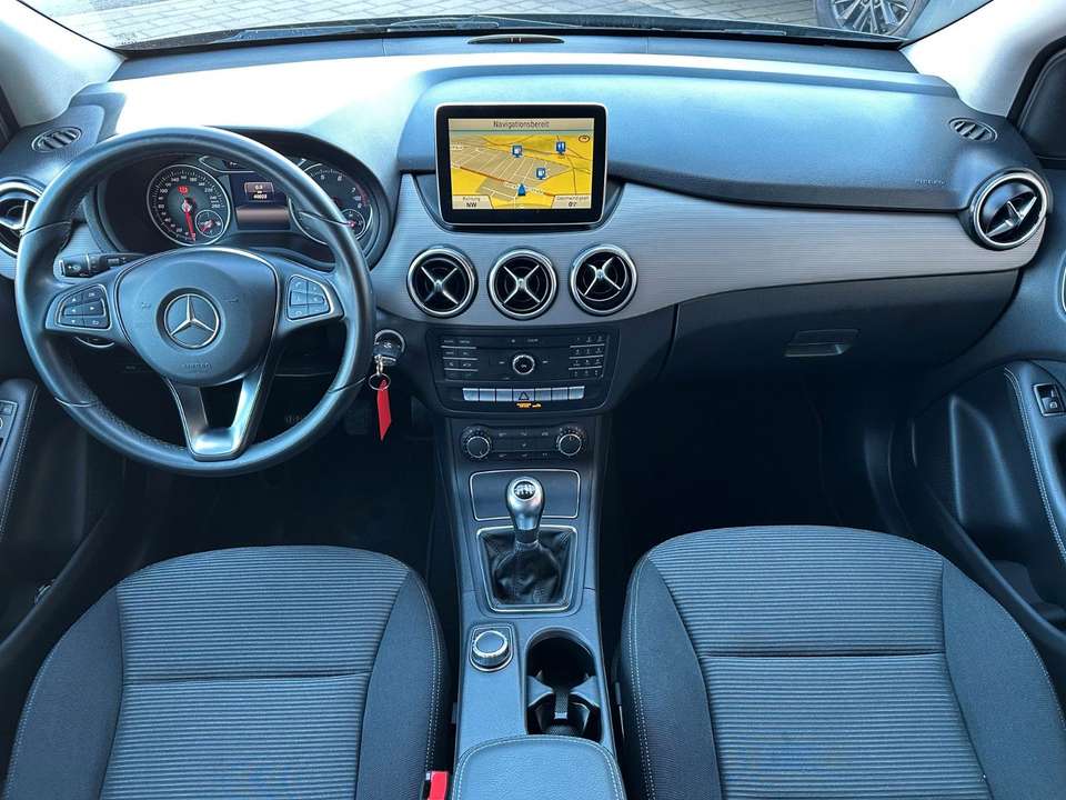 Mercedes-Benz B 180 - Imagem 10