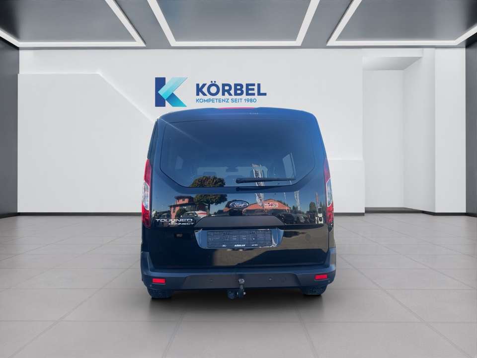 Ford Grand Tourneo - Imagem 5