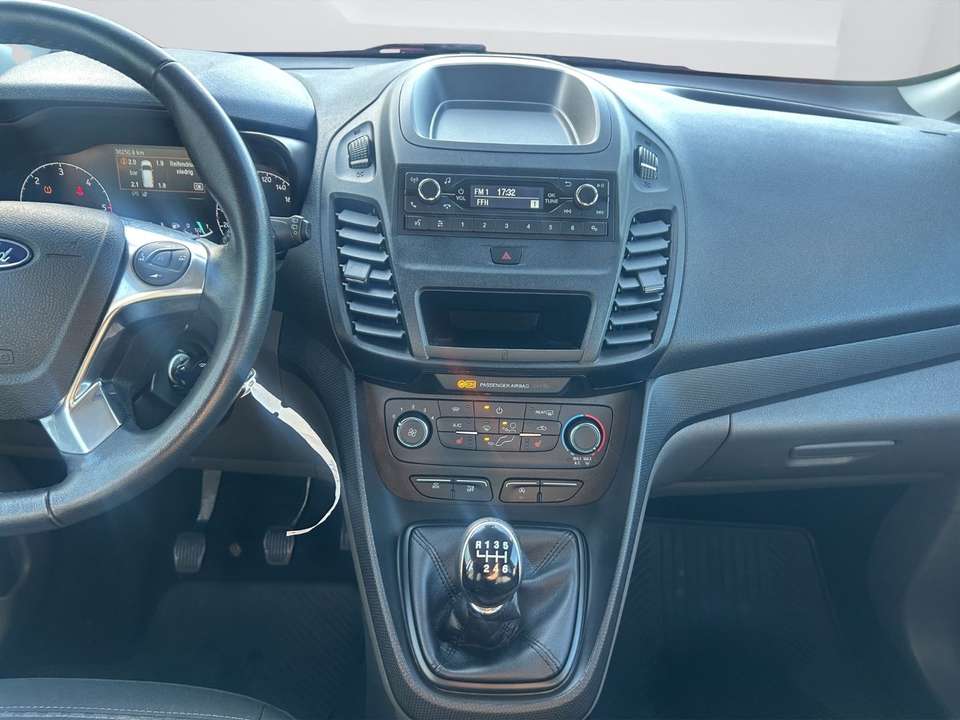 Ford Grand Tourneo - Imagem 13