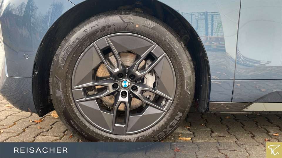 BMW iX - Imagem 3