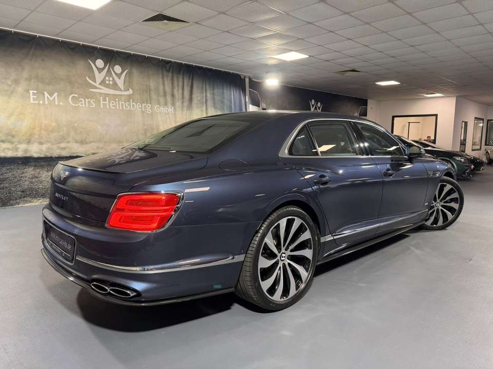 Bentley Flying Spur - Imagem 6