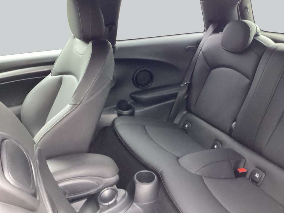 MINI Cooper SE - Imagem 13