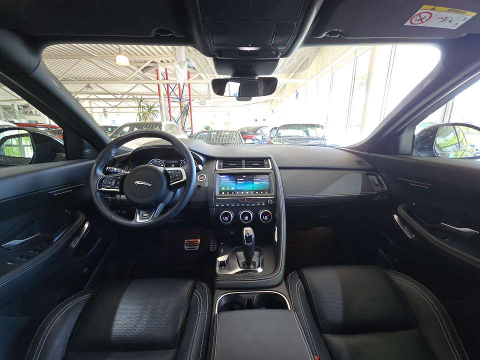 Jaguar E-Pace - Imagem 4