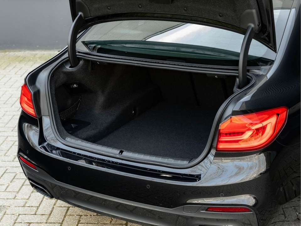 BMW 550 - Imagem 11