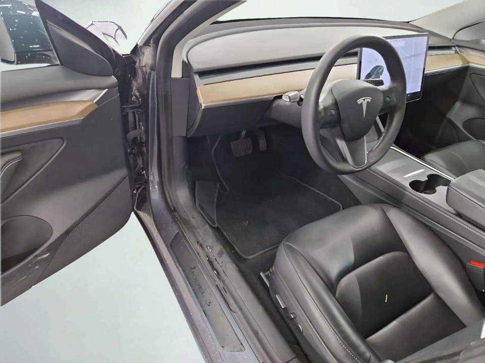 Tesla Model 3 - Imagem 6