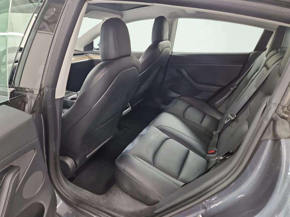 Tesla Model 3 - Imagem 7
