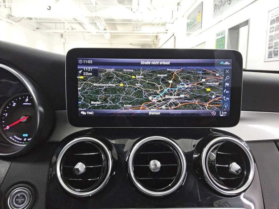 Mercedes-Benz C 300 - Imagem 8