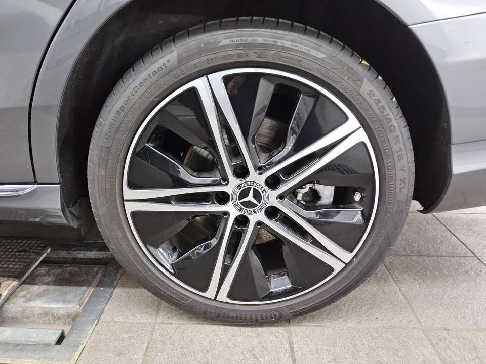 Mercedes-Benz C 300 - Imagem 11