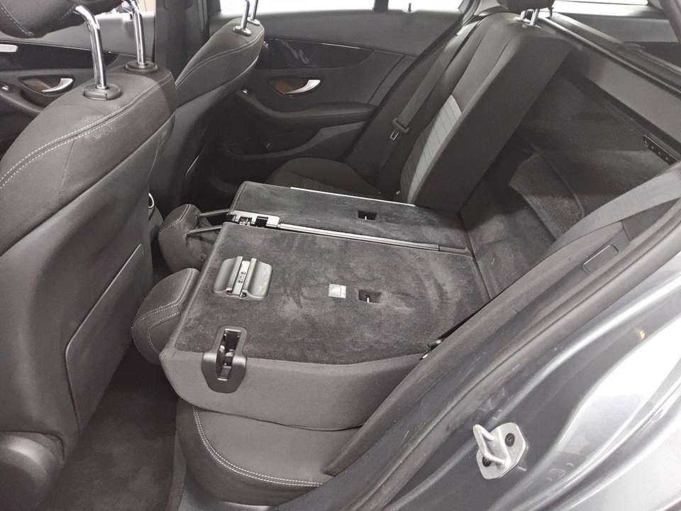 Mercedes-Benz C 300 - Imagem 13