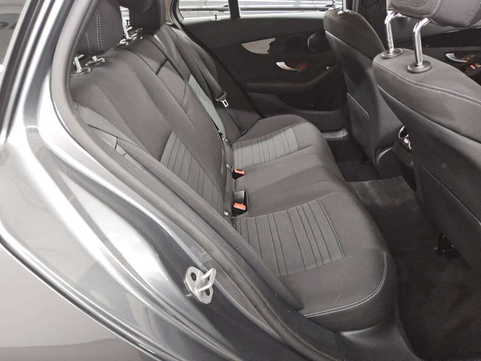 Mercedes-Benz C 300 - Imagem 14