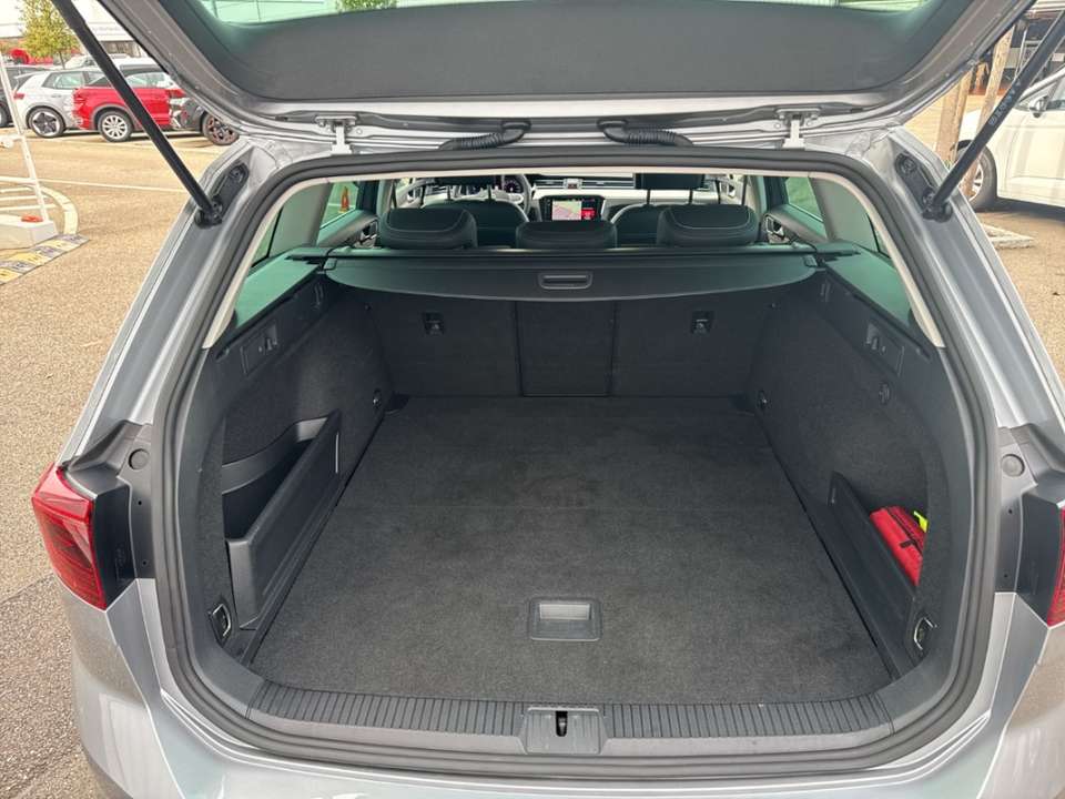 Volkswagen Passat Variant - Imagem 10