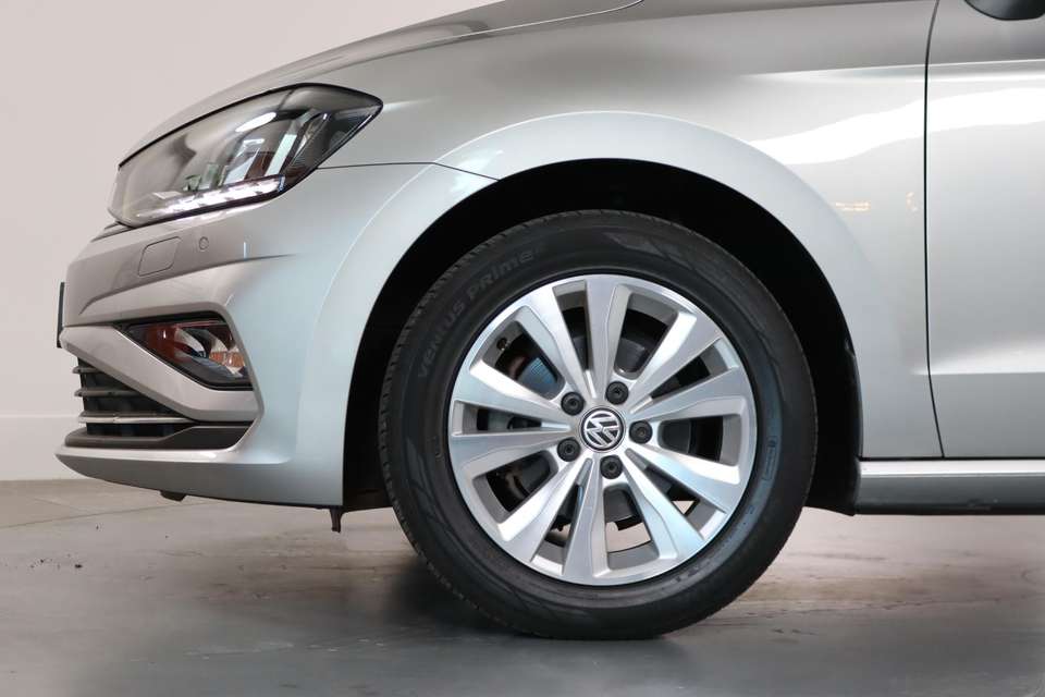 Volkswagen Golf Sportsvan - Imagem 13