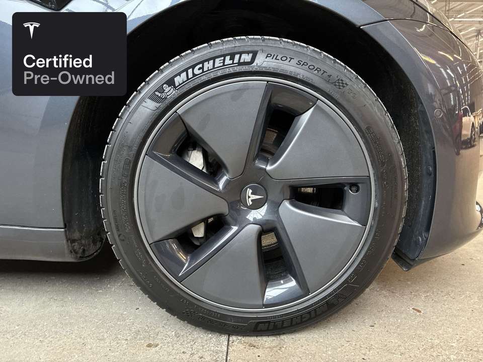 Tesla Model 3 - Imagem 12