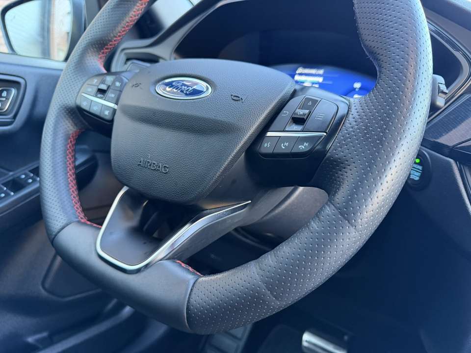 Ford Kuga - Imagem 18