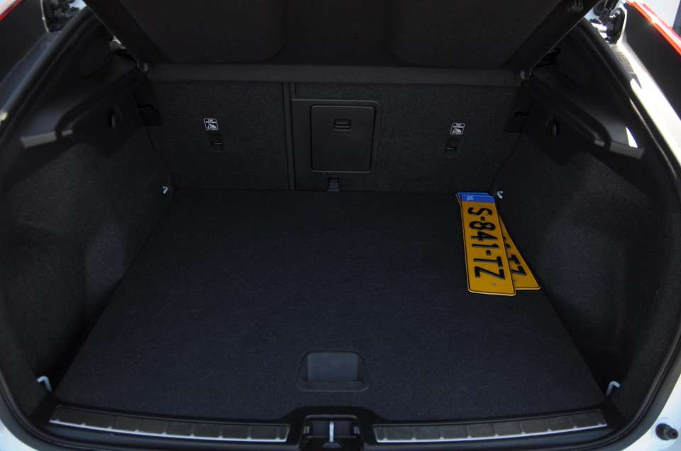 Volvo EC40 - Imagem 9