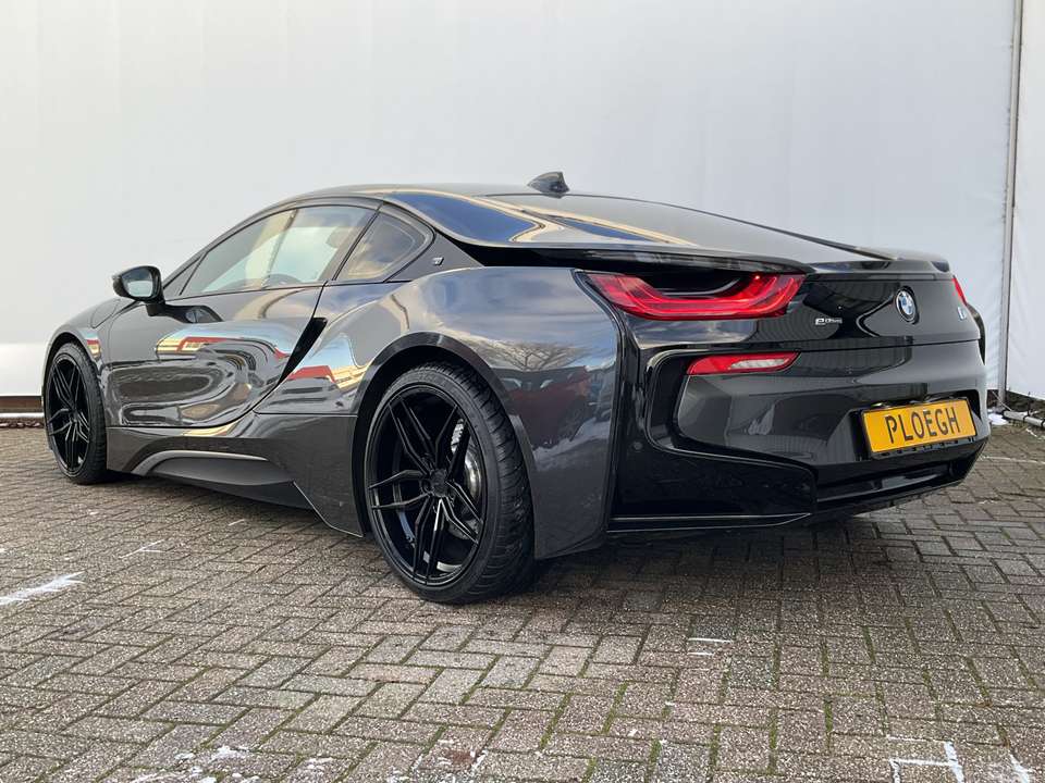 BMW i8 - Imagem 2