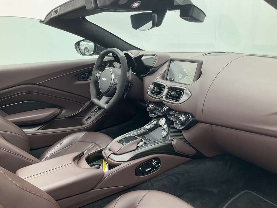 Aston Martin Vantage - Imagem 3