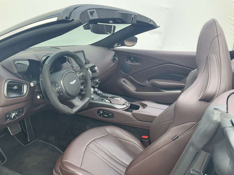 Aston Martin Vantage - Imagem 7